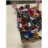 Image 2 : TRAY OF NEW HAIR TIES