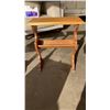 Image 2 : 2 WOOD ENDTABLES