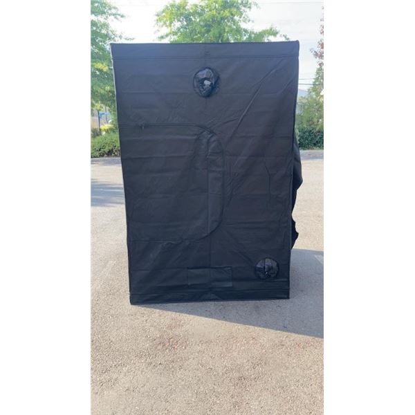 GROW TENT 5 X 5 X 7 FOOT TALL