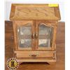 Image 1 : VINTAGE WOOD WITH GLASS DOORS MUSICAL