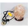Image 1 : HIMALAYAN SALT LAMP