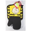 Image 1 : NEW PEANUTS OVEN MITT AND POT HOLDER SET
