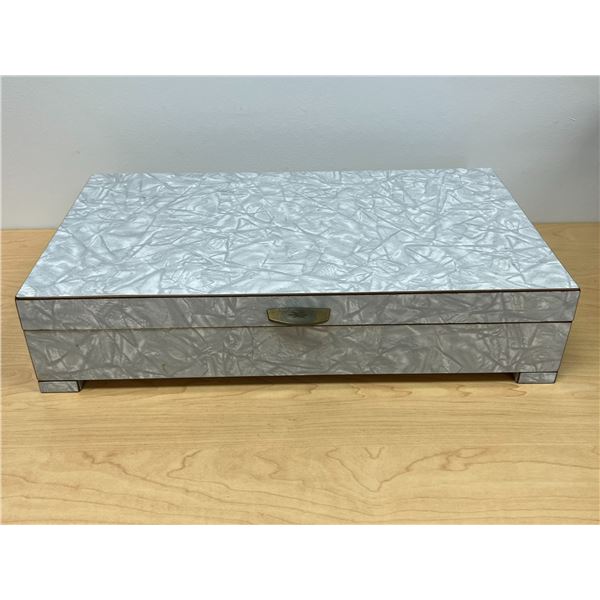 Vintage Cracked Ice Formica Cutlery Box w/ 60 WM Rogers & Son Flower Cutlery
