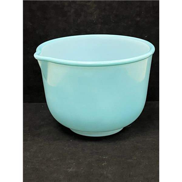 Vintage Aqua Blue Glasbake for Sunbeam Mixing bowl w/ spout (approx: 6.75"W and 4.75"T)