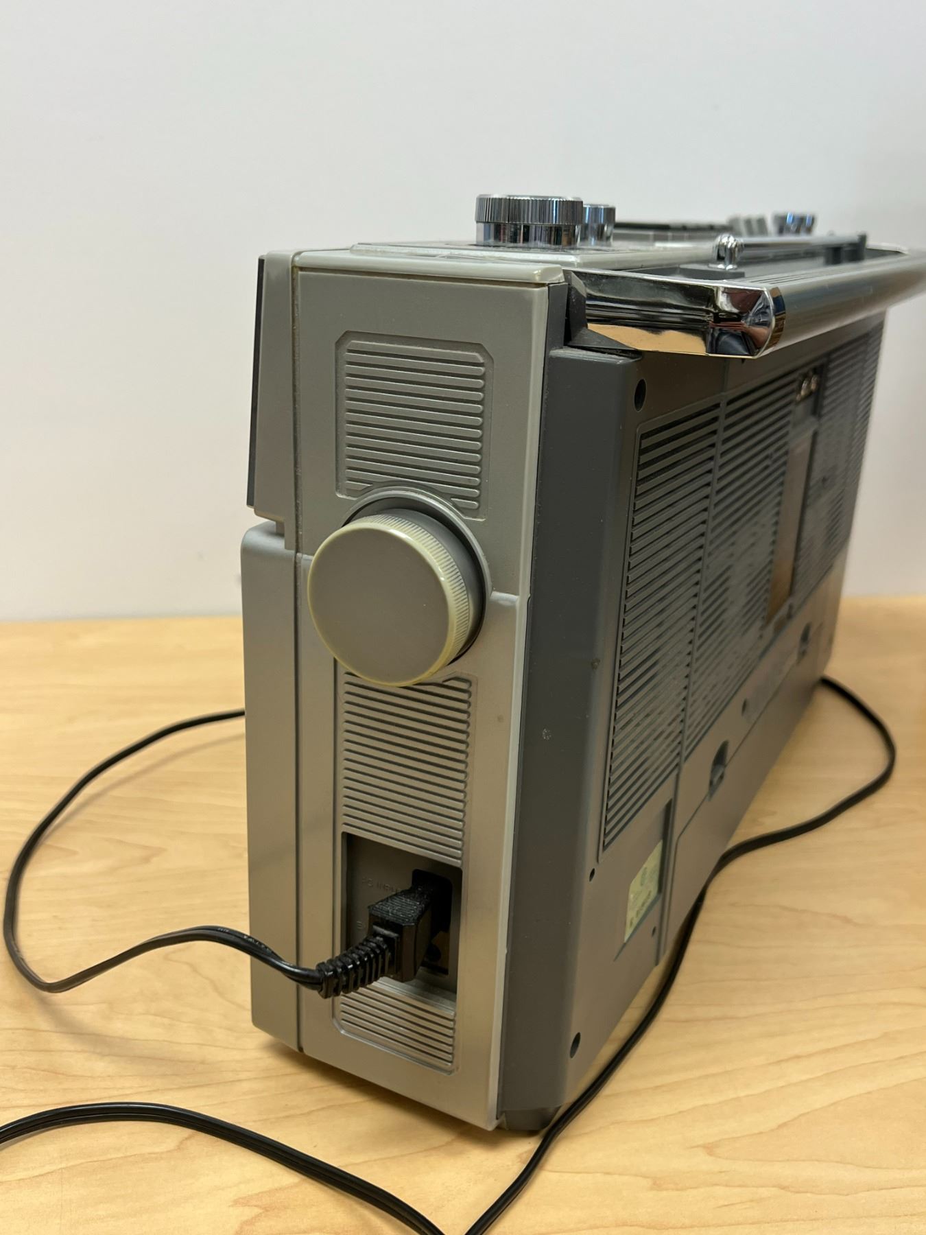 Superbe Boombox SANYO MW211LU – Ghettoblaster Vintage – AM/FM – Fonctionnel