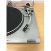 Image 2 : Technics SL-D2 Direct Drive Automatic Turntable Record Player