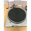 Image 3 : Technics SL-D2 Direct Drive Automatic Turntable Record Player