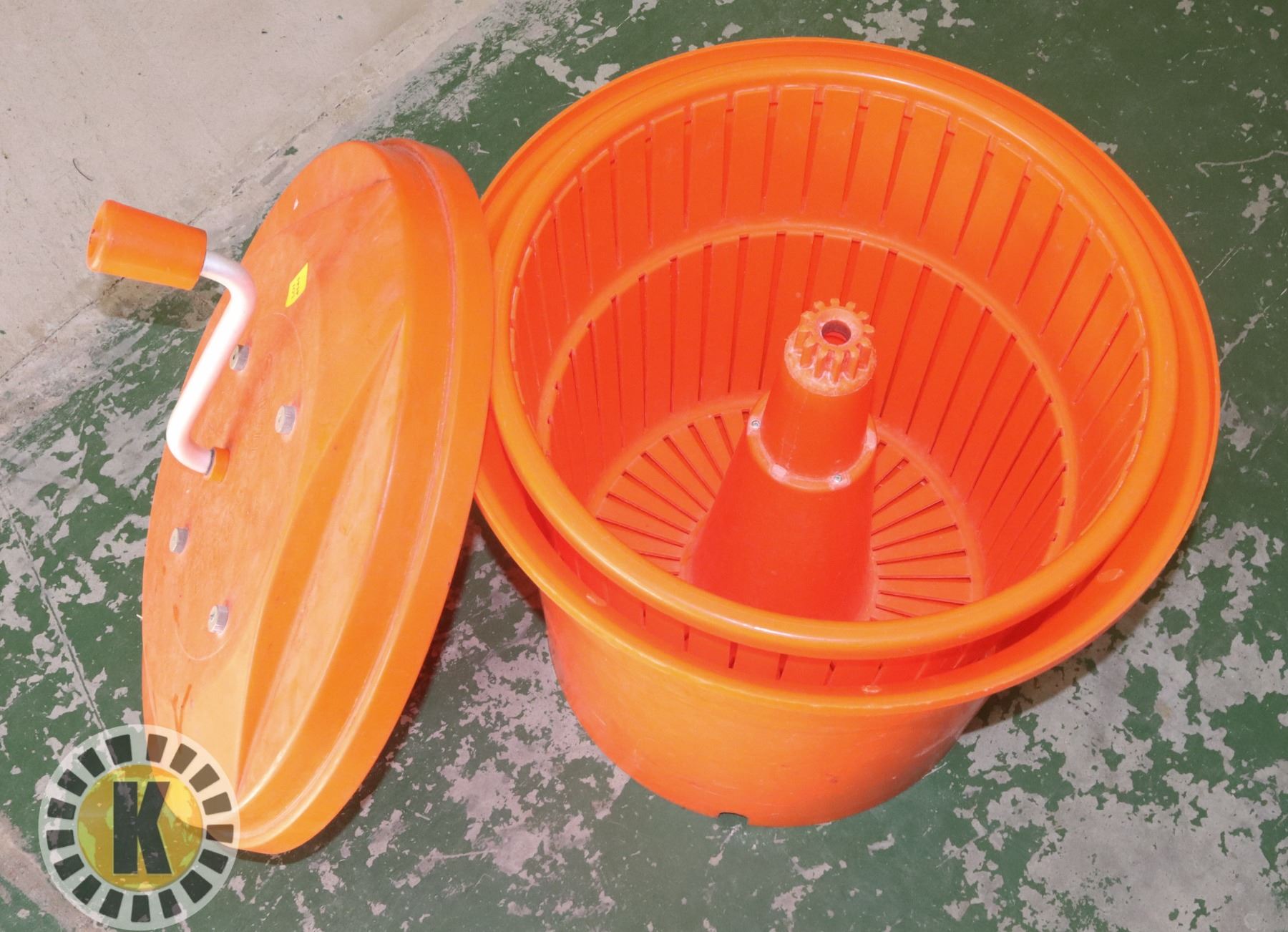 COMMERCIAL LETTUCE SPINNER