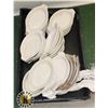 Image 1 : TOTE OF OVAL SERVING DISHES