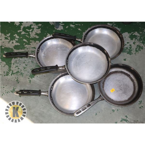 5 FRYING PANS