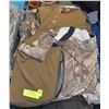 Image 1 : LARGE LOT OF CAMO GEAR