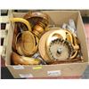 Image 1 : BOX LOT OF DECORATIVE WOOD ITEMS