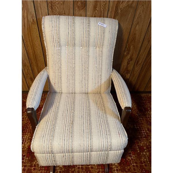 Rocking Chair Ex Condition 36H x 29W x 30D