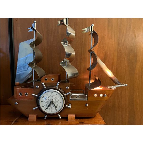 1949 United Clock Corp. Antique lighted ship Mantle Clock