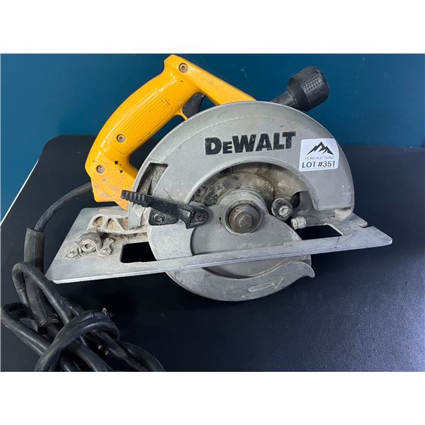 *USED* Lot of 1 Dewalt Skillsaw