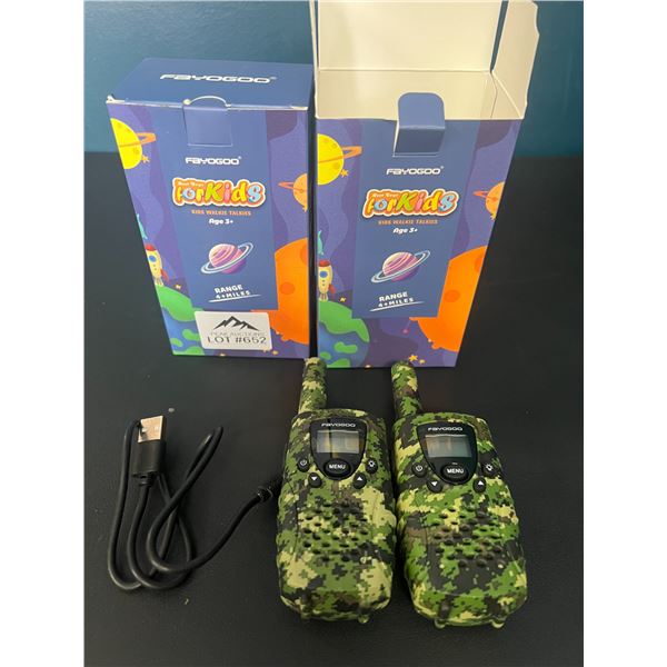 *NEW* Lot of 2 Sets Fayogoo Walkie Talkies for Kids w/ Flashlight & LCD Screen (Camo)
