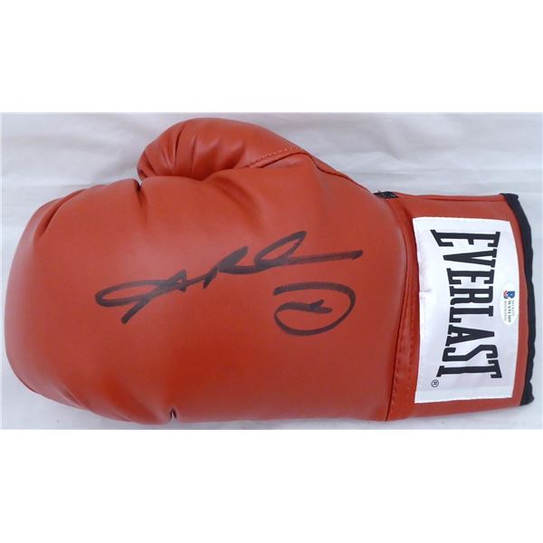 SUGAR RAY LEONARD SIGNED EVERLAST BOXING GLOVE (BECKETT COA)