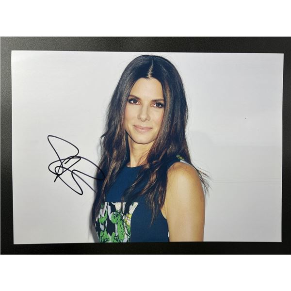 SANDRA BULLOCK SIGNED 8 X 10 (RA COA)