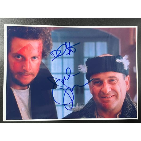 JOE PESCI AND DANIEL STERN SIGNED HOME ALONE 8 X 10 (RA COA)