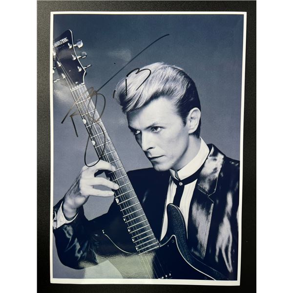 DAVID BOWIE SIGNED 8 X 10 (RA COA)