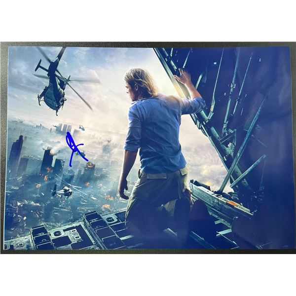 BRAD PITT SIGNED WORLD WAR Z 8 X 10 (RA COA)