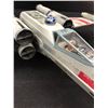 Image 2 : STAR WARS X WING FIGHTER WITH FIGURES