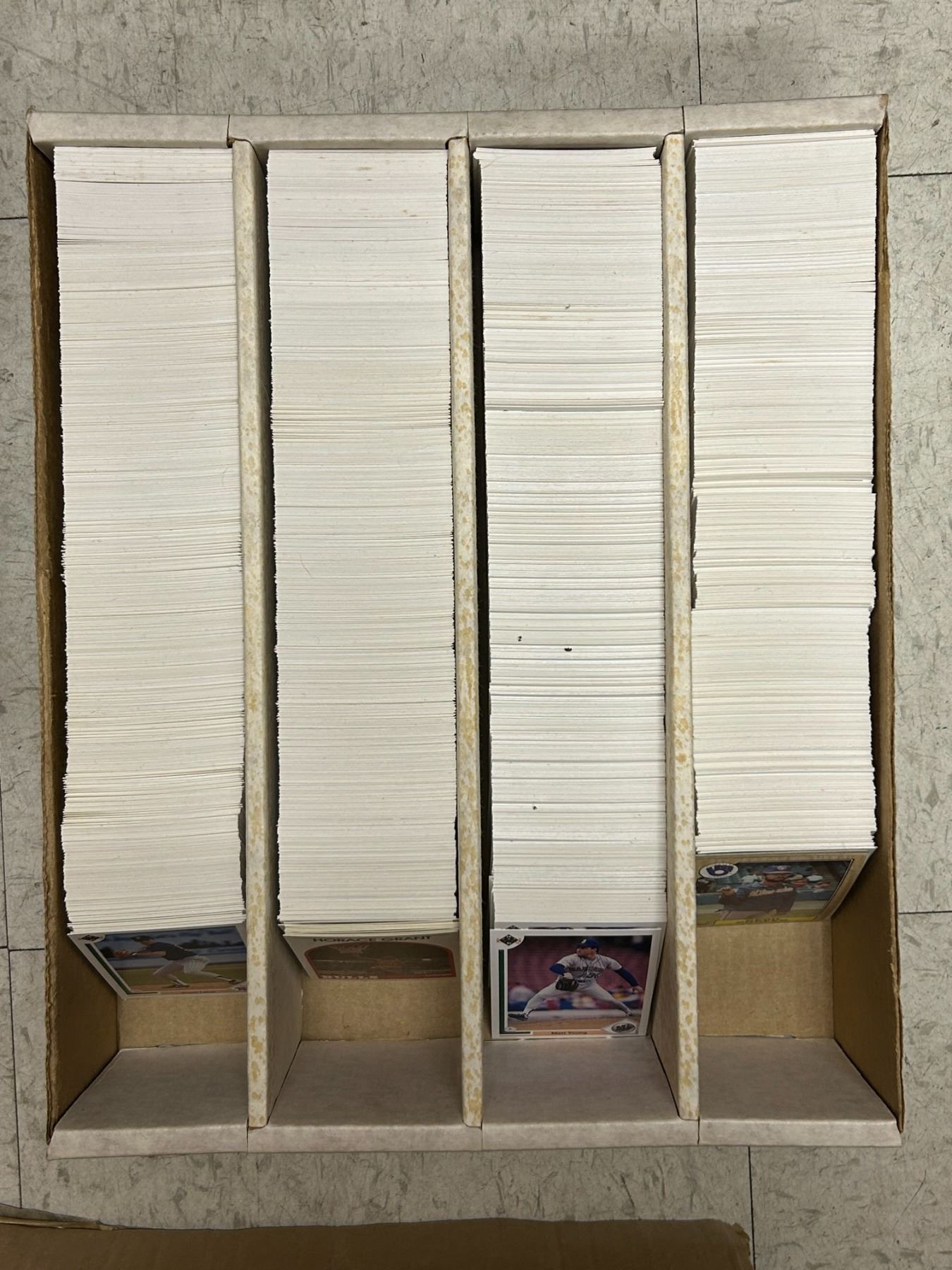 3000 Count Box 3000 COUNT BOX ASSORTED SPORTS CARDS