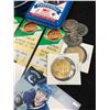 Image 2 : LARGE VANCOUVER CANUCKS COLLECTIBLE LOT