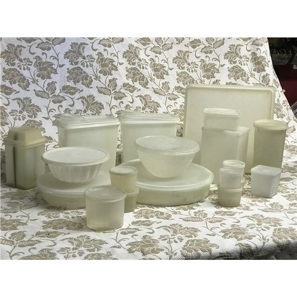 LOT 11. CLEAR AND WHITE CONTAINERS PLUS LIDS, CEREAL SAVERS, PICKLE STORAGE, JELL-O MOLD, BOWLS, CUP