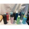 Image 1 : Beverage containers