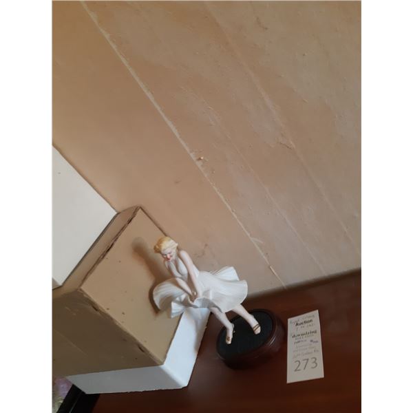 Royal Orleans Marilyn Monroe Cat B