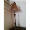 Image 4 : Table Lamp Cat A