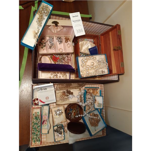 Coastume Jewelry Cat A