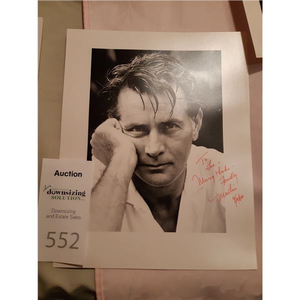 Martin Sheen Signed Photo Cat B
