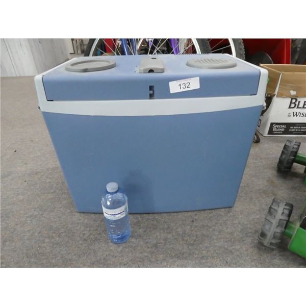 hot/cold plug-in cooler