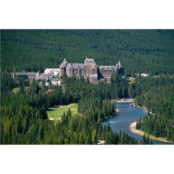 6 – Night Fairmont Resort Getaway in Banff, Calgary and Lake Louise