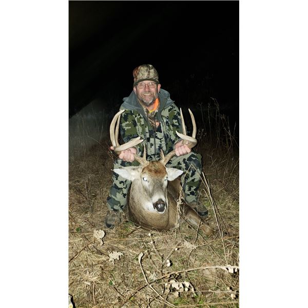 Trophy Whitetail Hunt in Kansas for 2 hunters Bell Wildlife Specialties