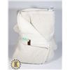 Image 1 : ROOTS HOME PLUSH THROW BLANKET CREAM COLOUR
