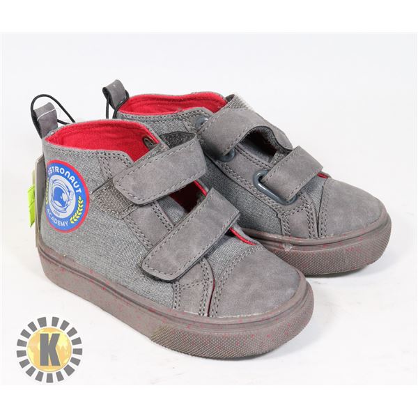 BOYS GREY ASTRONAUGHT ACADEMY SHOE SIZE 6