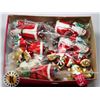 Image 1 : BOX OF ASSORTED CHRISTMAS FLORAL DECORATIONS