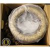 Image 1 : BOX OF 8 BUILD YOUR OWN WREATHS