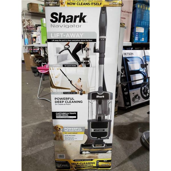 Shark Navigator Lift Away Self cleaning Brush Roll / Deep Cleaning