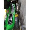 Image 5 : NEW John Deere S100 42inch deck 17.5hp hydro lawn tractor - new in crate but steering wheel slightly