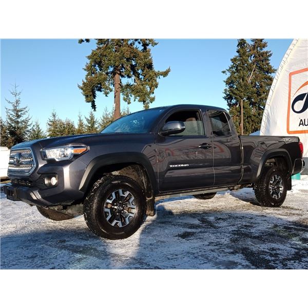 C6D --  2016 TOYOTA TACOMA ACCESS CAB 4X4, Grey, 195236 KM