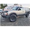 Image 1 : A12D --  2000 GMC SONOMA 4X4, Black/Brown, 206136 KM