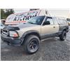 Image 2 : A12D --  2000 GMC SONOMA 4X4, Black/Brown, 206136 KM