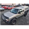 Image 5 : A12D --  2000 GMC SONOMA 4X4, Black/Brown, 206136 KM