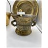 Image 3 : Vintage decorative brass items including Dutch mortar