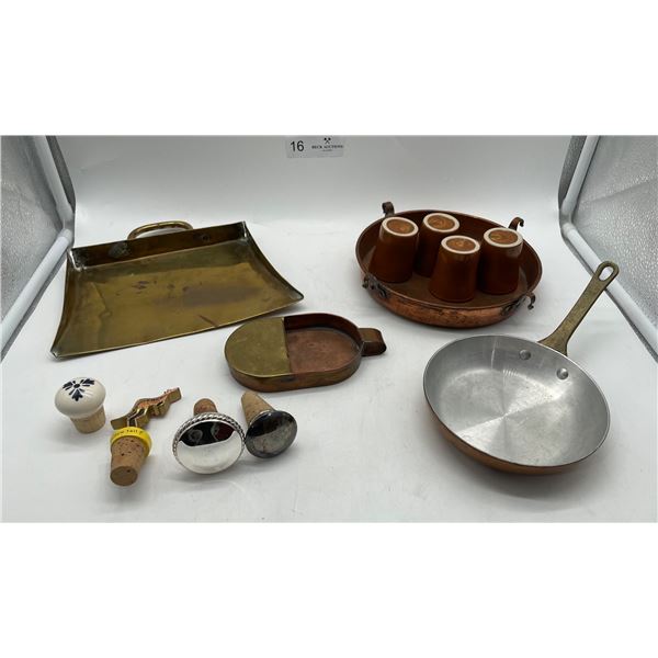 Bottle stopper and brass copper decor lot