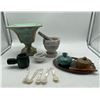 Image 1 : Mortar and vase lot